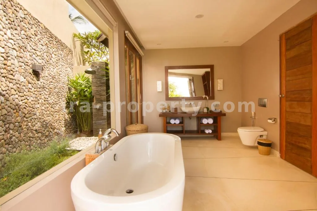 Luxury Villa with Stunning Sea View in Hill, Batulayar, West Lombok