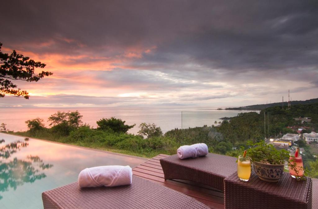 Luxury Villa with Stunning Sea View in Hill, Batulayar, West Lombok