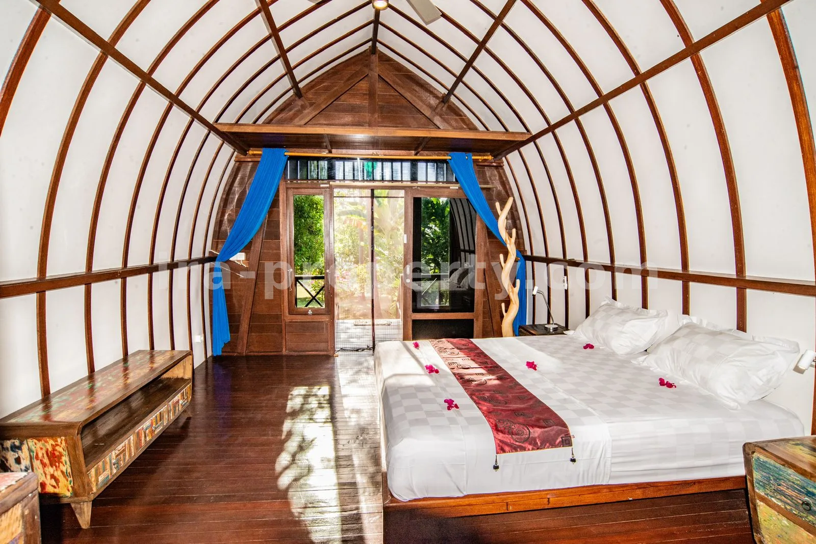 Exclusive Beachfront Resort Hotel in Gili Gede Sekotong, West Lombok