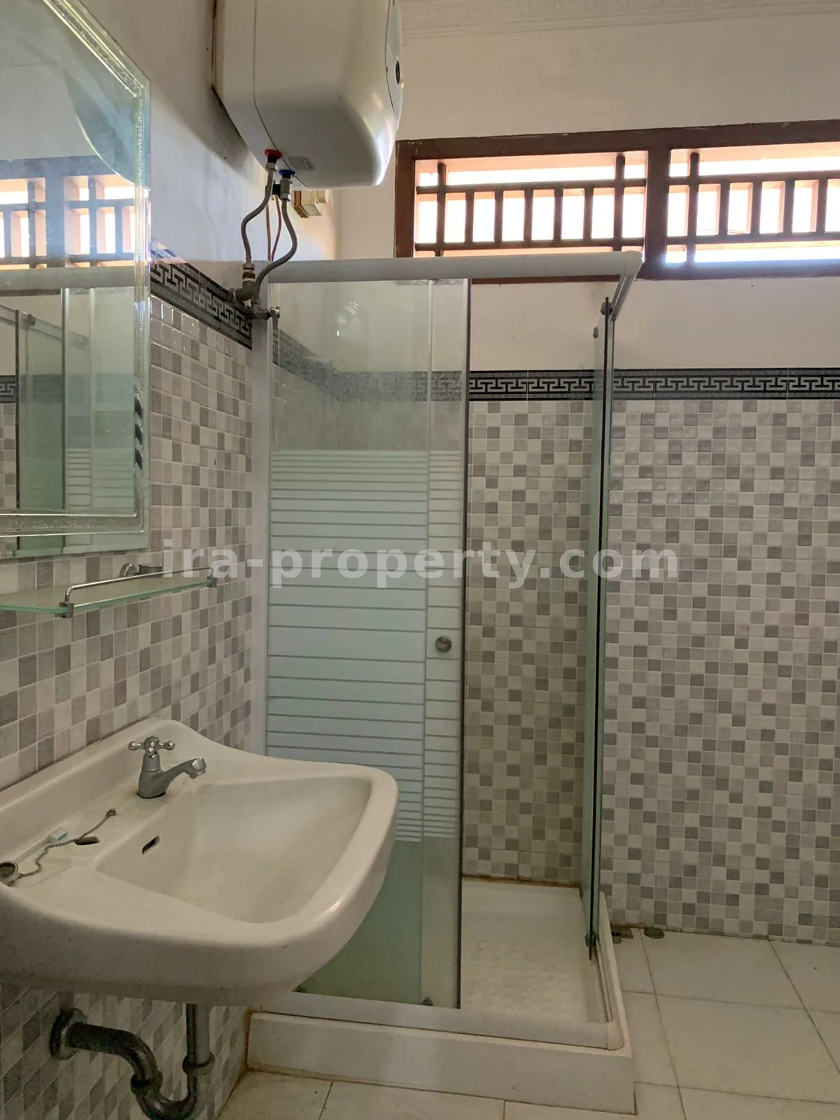 Strategic House for Sale in Majapahit, Mataram