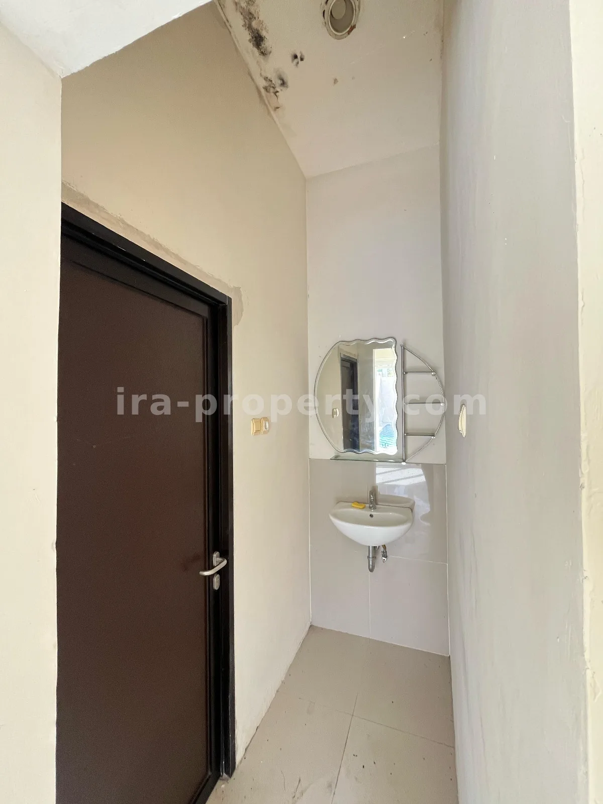 Modern Villa with Private Pool for Sale in Batulayar, West Lombok