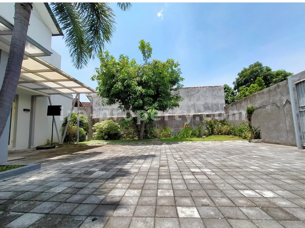 Modern House for Sale in Pepabri, Mataram