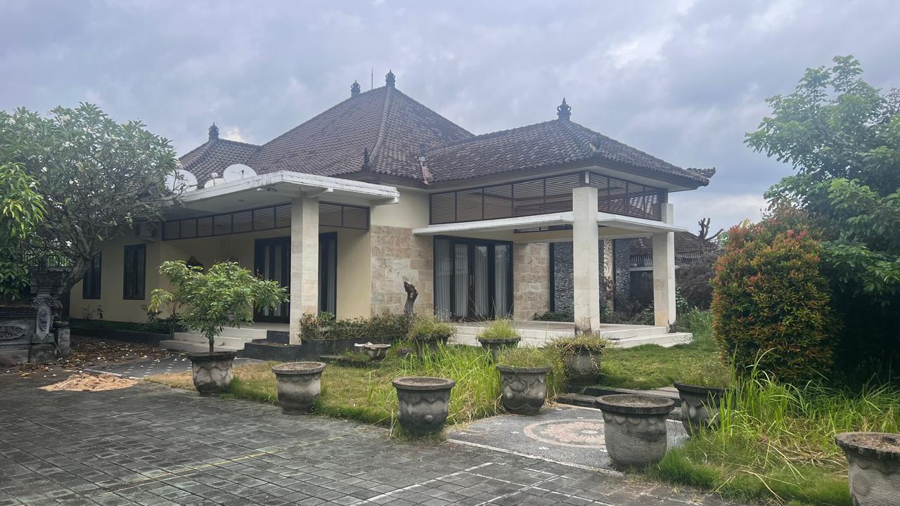 Villa for Sale in Sindu, Cakranegara, Mataram