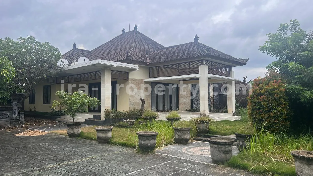 Villa for Sale in Sindu, Cakranegara, Mataram