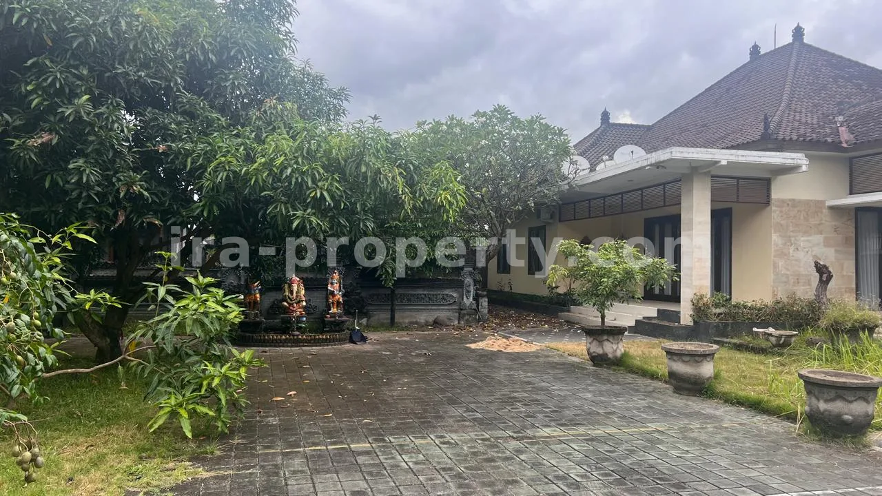 Villa for Sale in Sindu, Cakranegara, Mataram