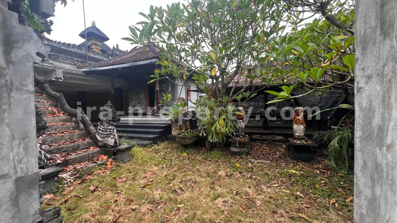 Villa for Sale in Sindu, Cakranegara, Mataram