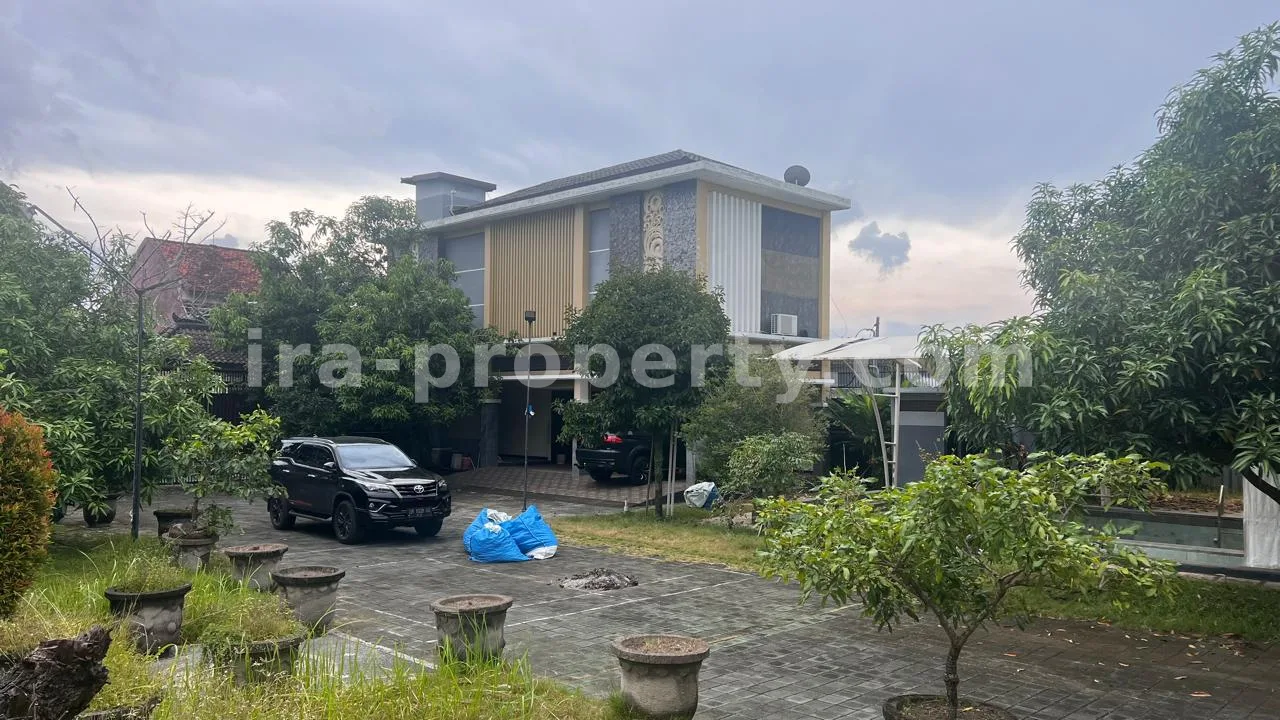 Villa for Sale in Sindu, Cakranegara, Mataram