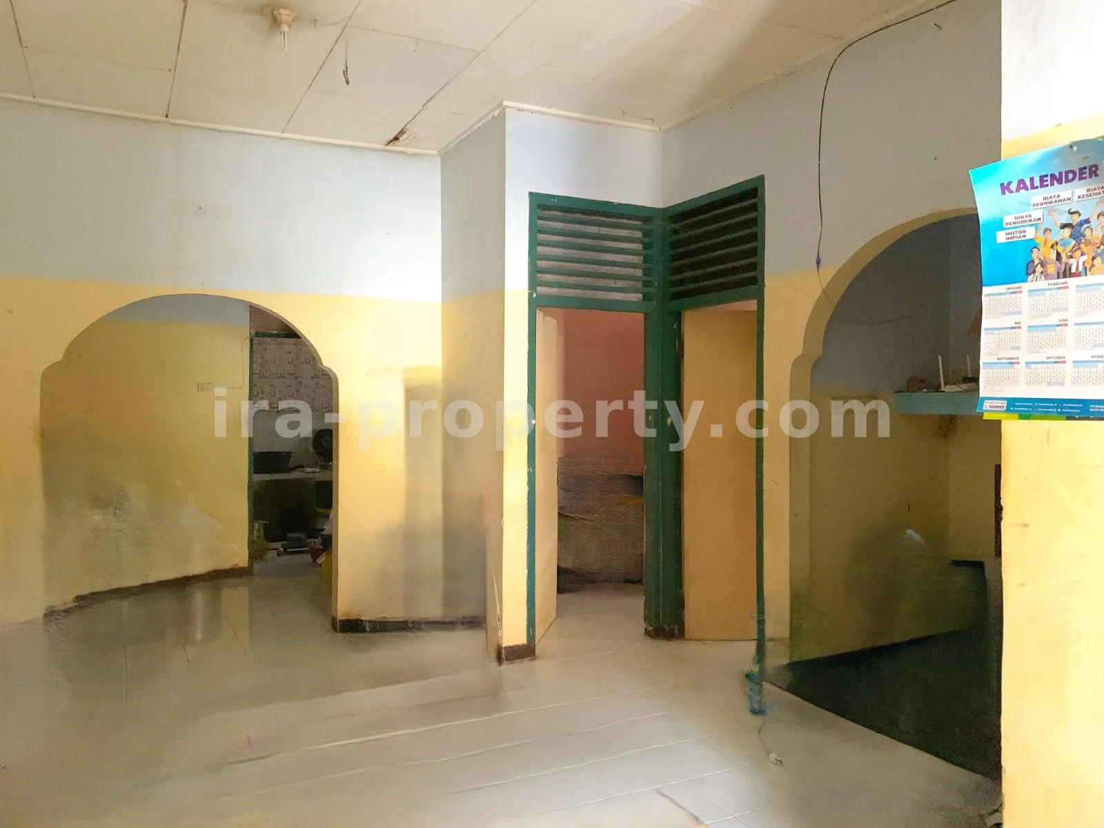 House with Boarding Rooms Near Mataram University, Matar,
