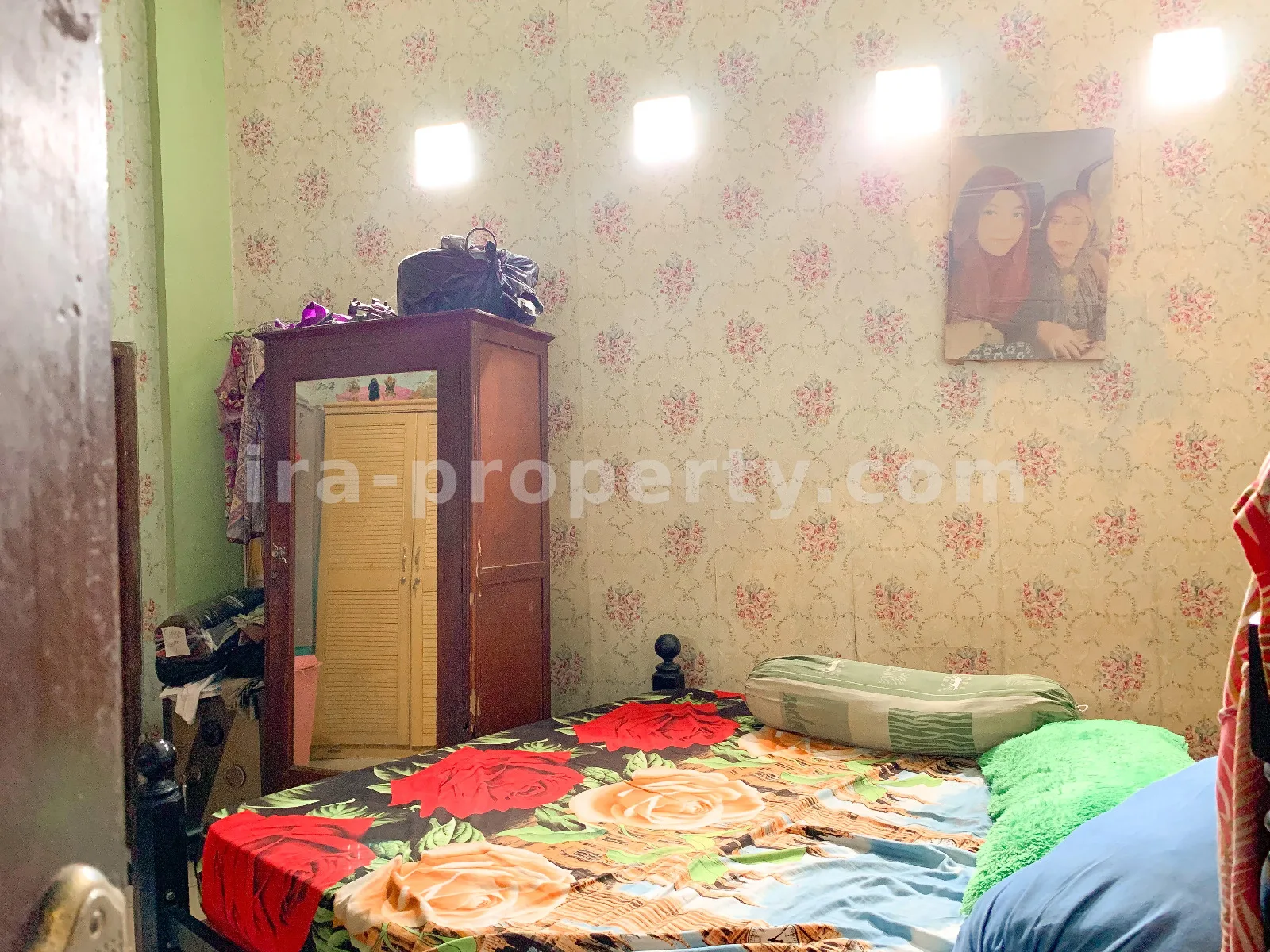 Roadside House for Sale in Mataram