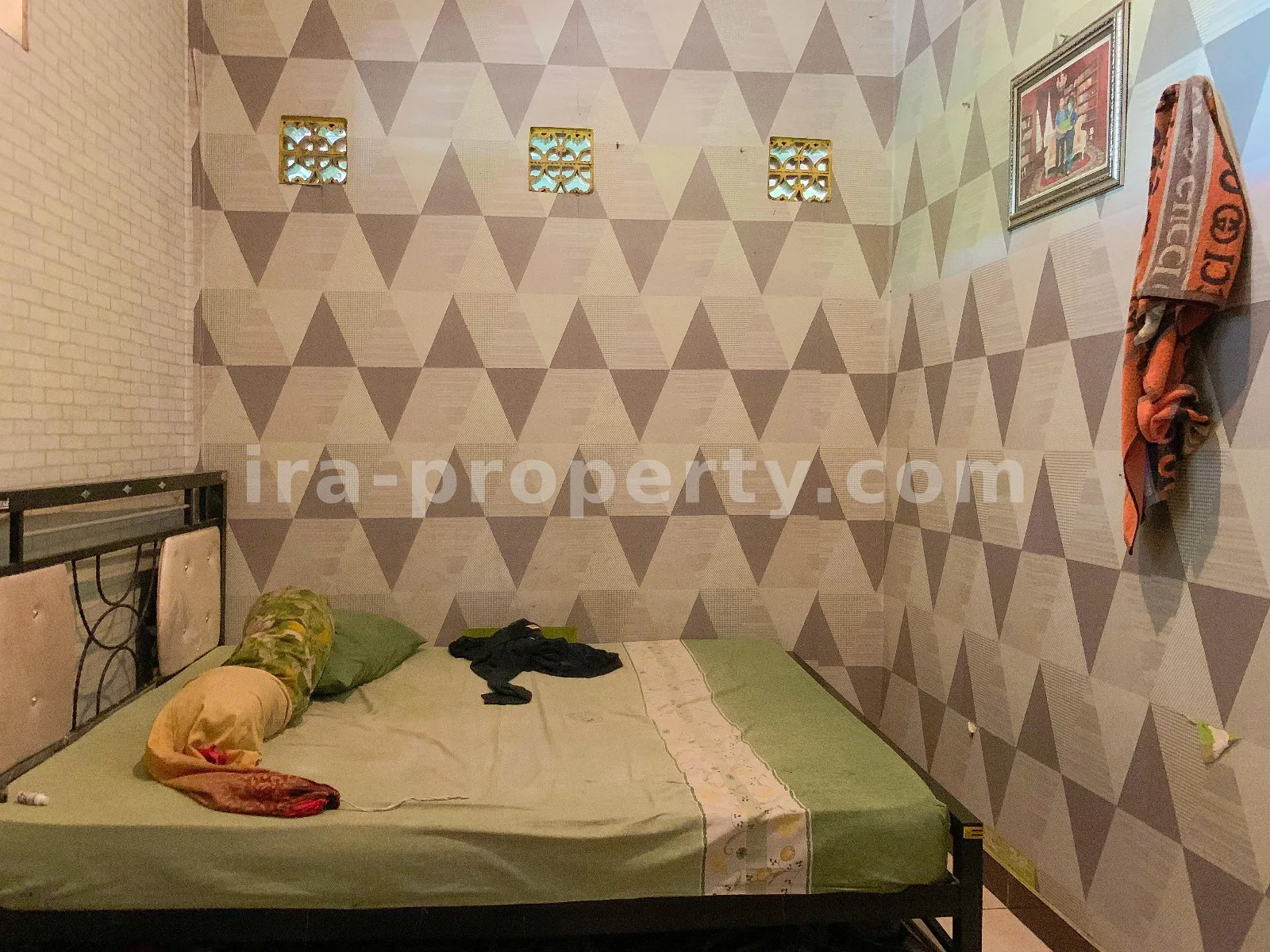 Roadside House for Sale in Mataram