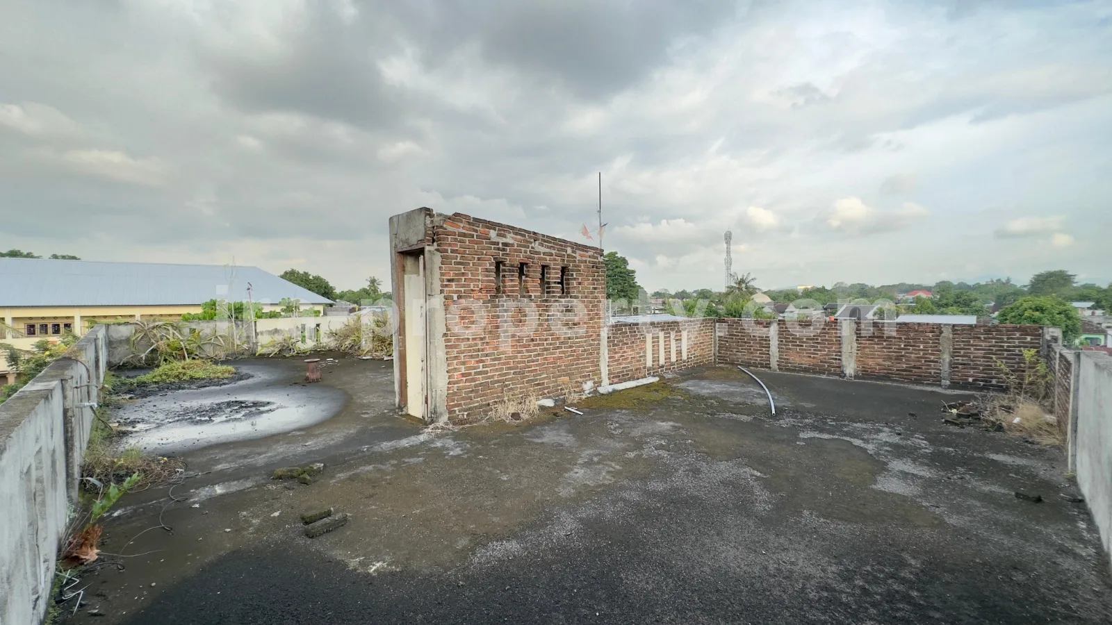 Affordable & Spacious 3-Storey House in Central Mataram