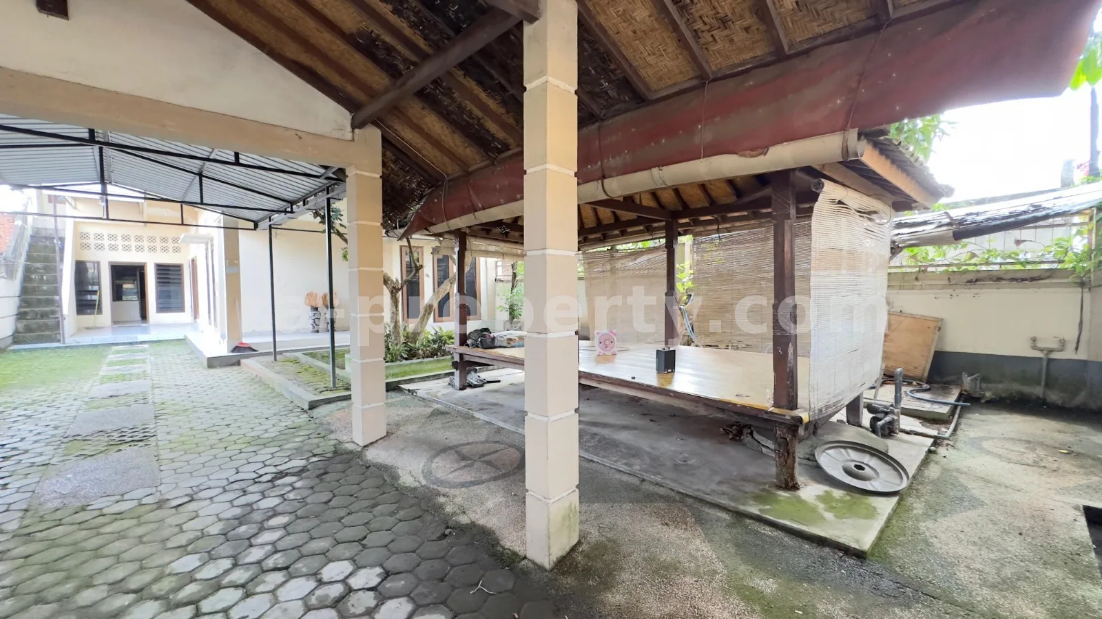 Affordable & Spacious 3-Storey House in Central Mataram