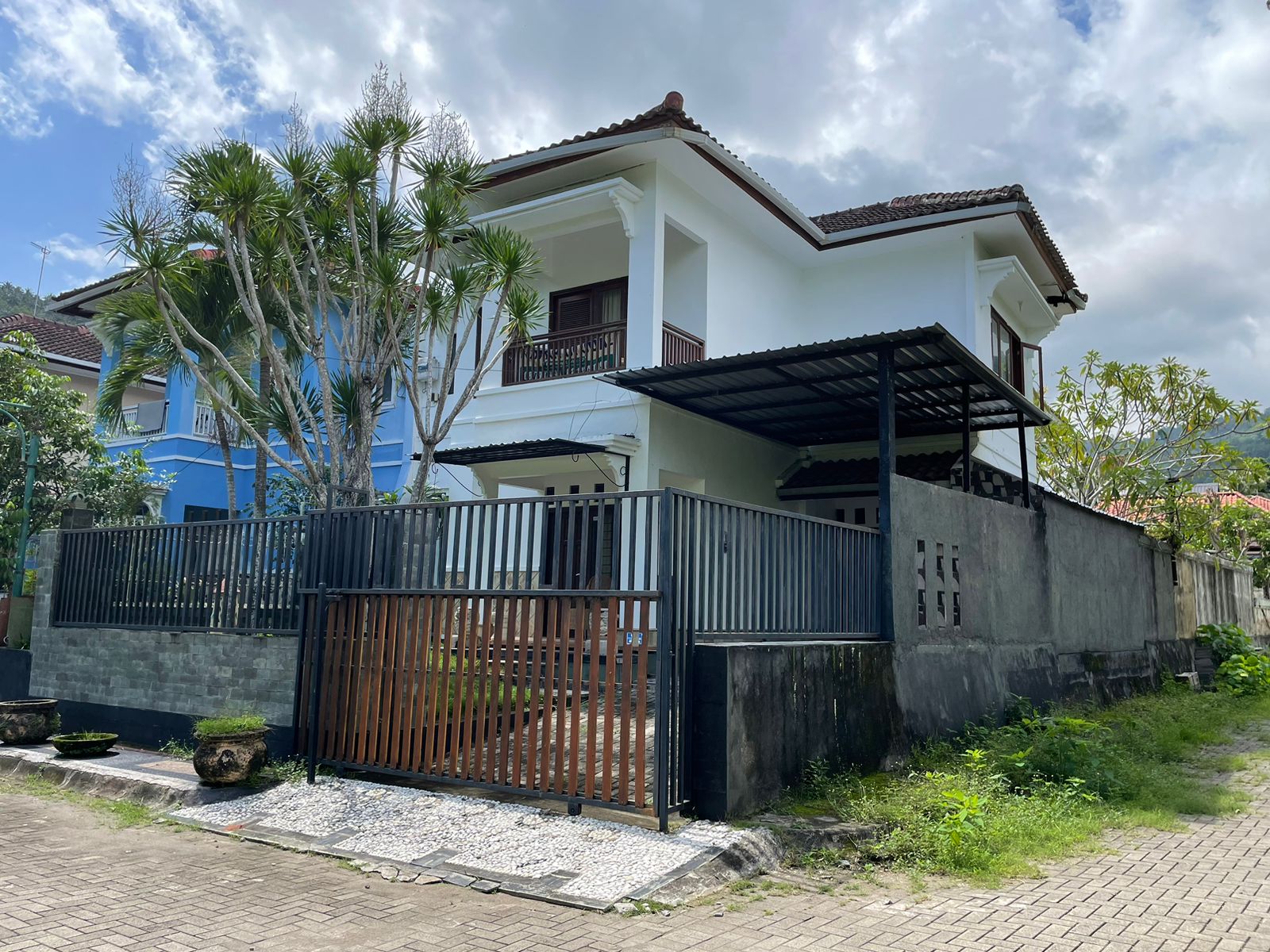 Leasehold House for Sale in Central Senggigi, West Lombok