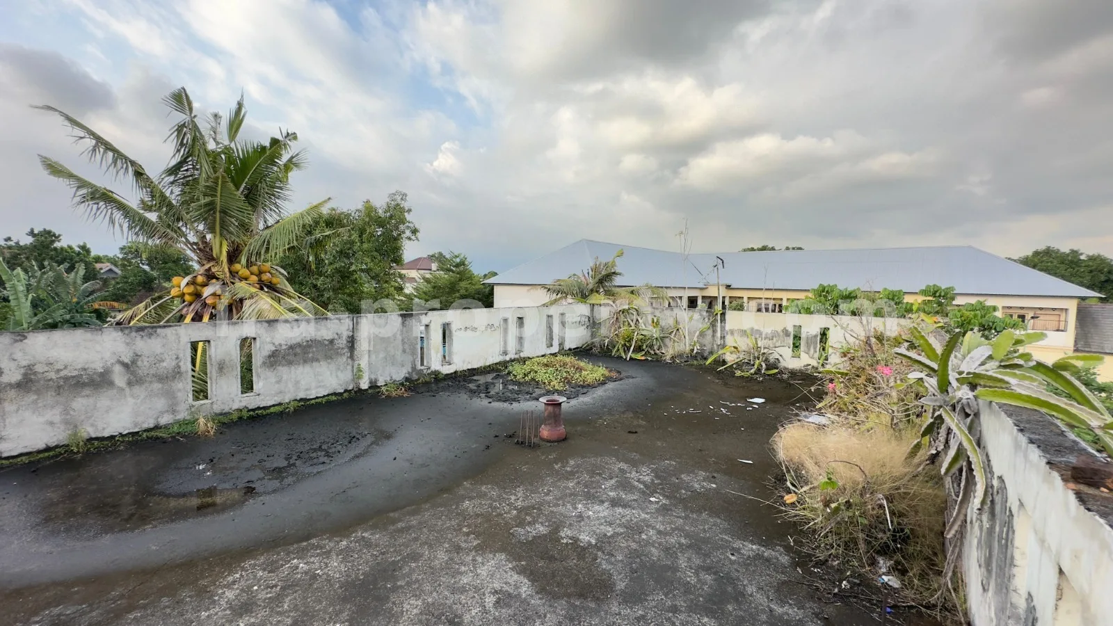 Affordable & Spacious 3-Storey House in Central Mataram