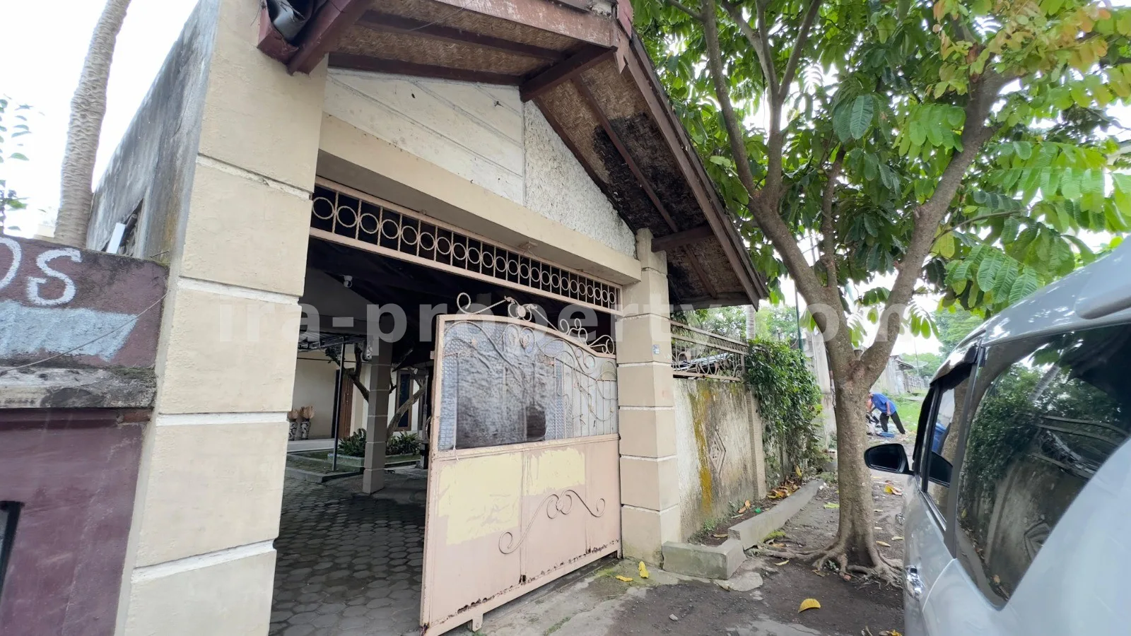 Affordable & Spacious 3-Storey House in Central Mataram