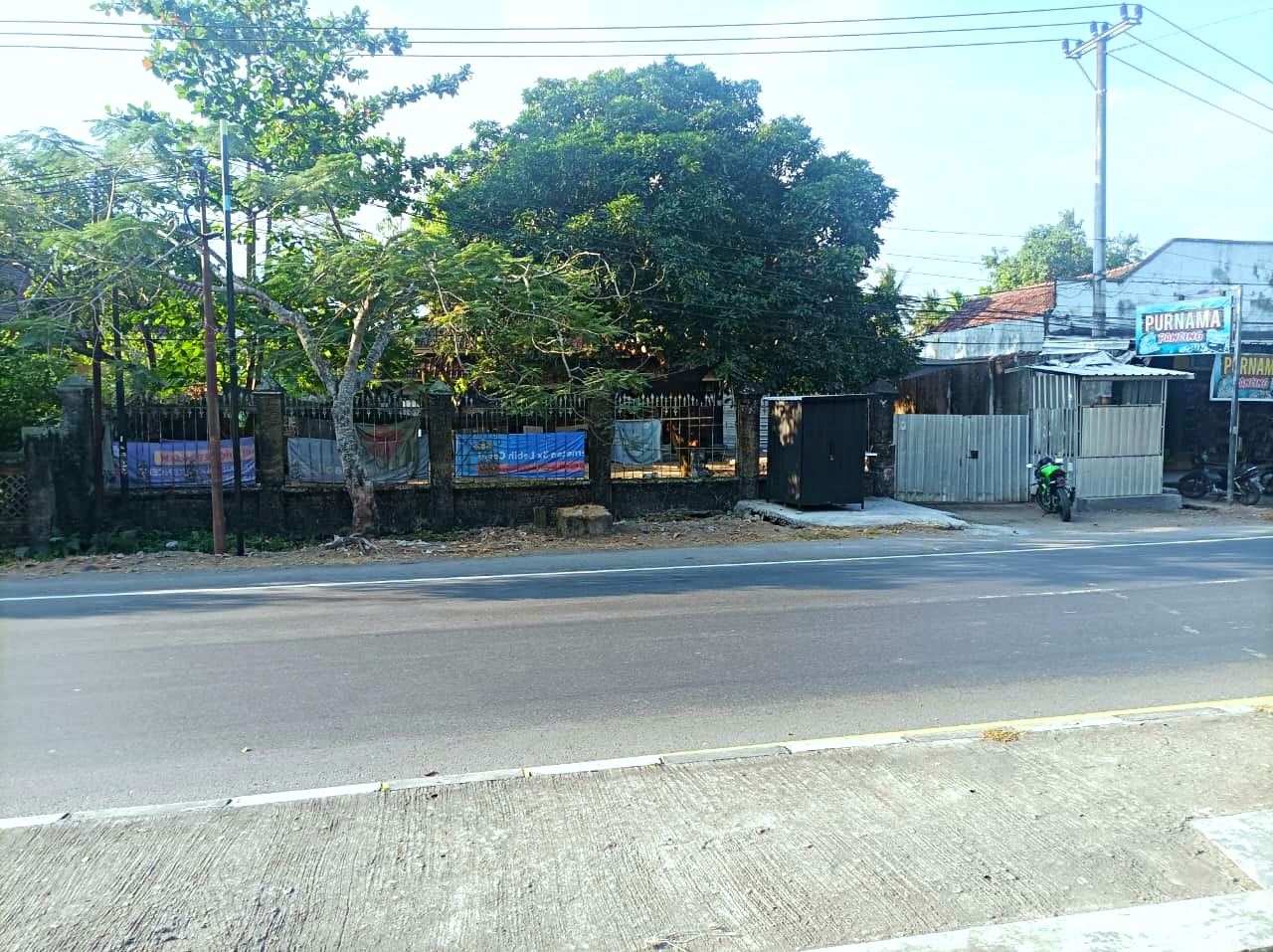 House for Sale on Main Road Batujai Praya, Central Lombok