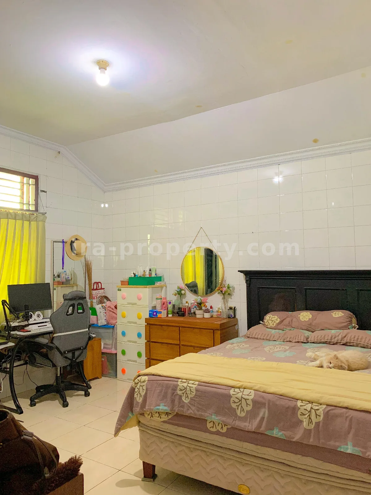 Two-Storey House for Sale on Main City Road – Mataram, Lombok