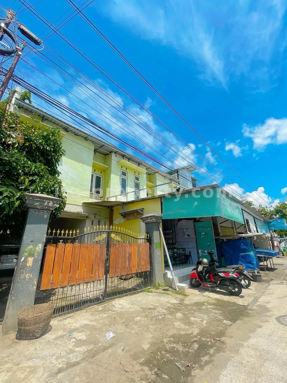 House and Shop Complex for Sale on Jalan Panjitilar Negara, Mataram