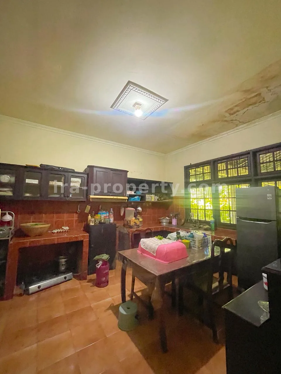 House and Shop Complex for Sale on Jalan Panjitilar Negara, Mataram