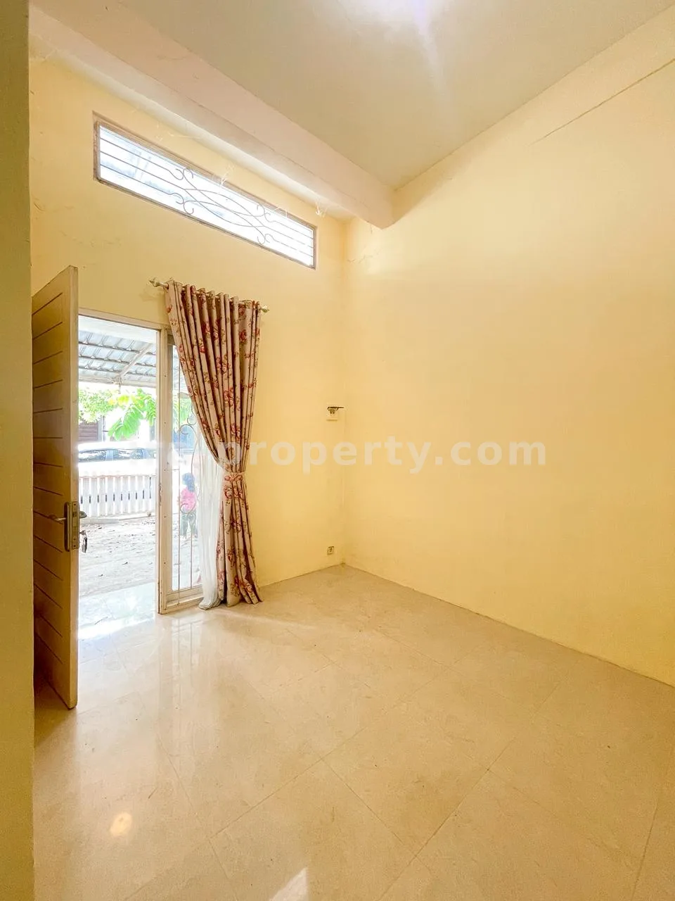 House for Sale in Royal Residential Complex, Lingkar, Mataram