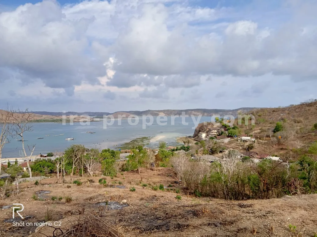 Hillside Ocean-View Land in Gerupuk – Near Mandalika Project