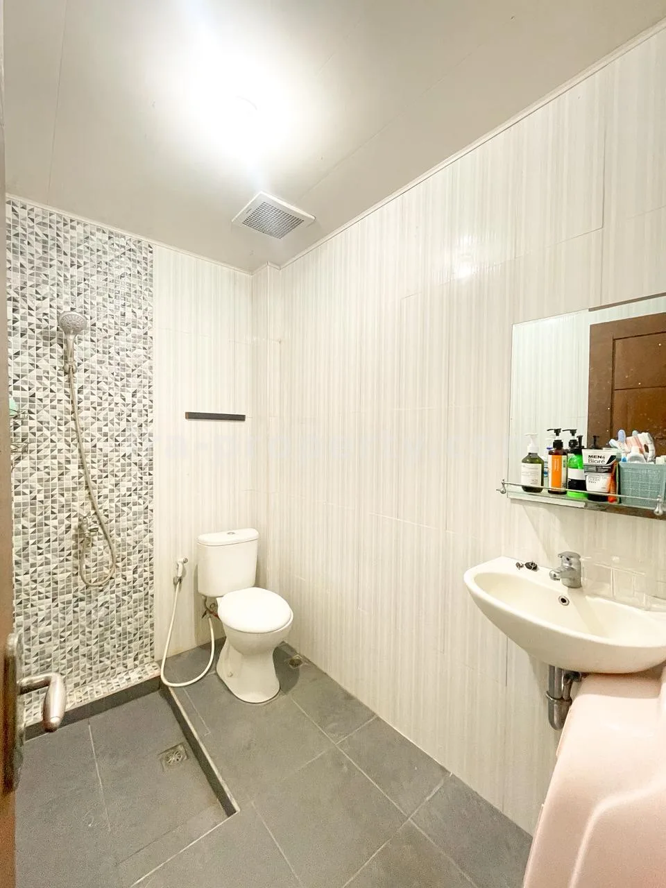 Two-Storey House for Sale in Kekalik, Mataram