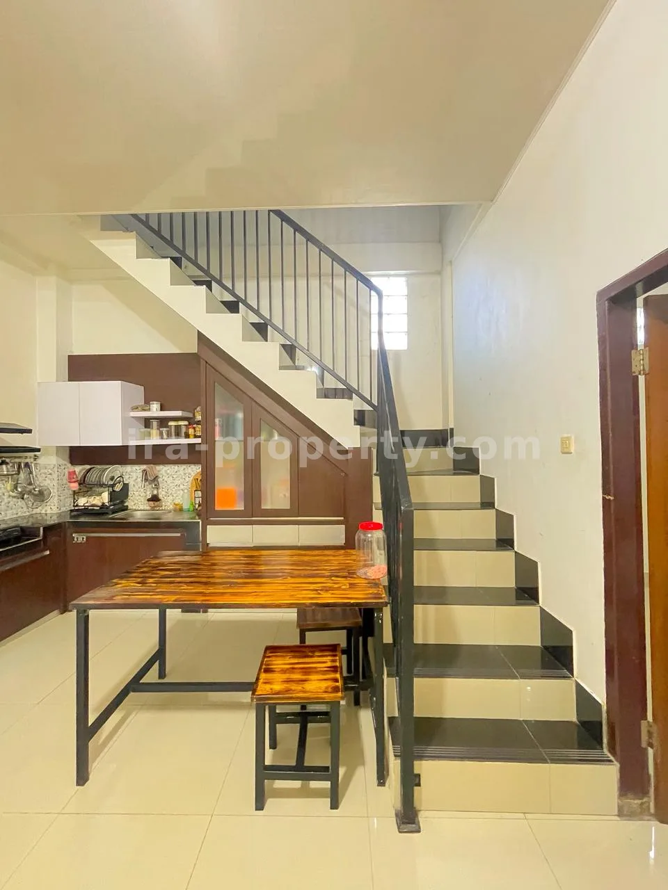 Two-Storey House for Sale in Kekalik, Mataram