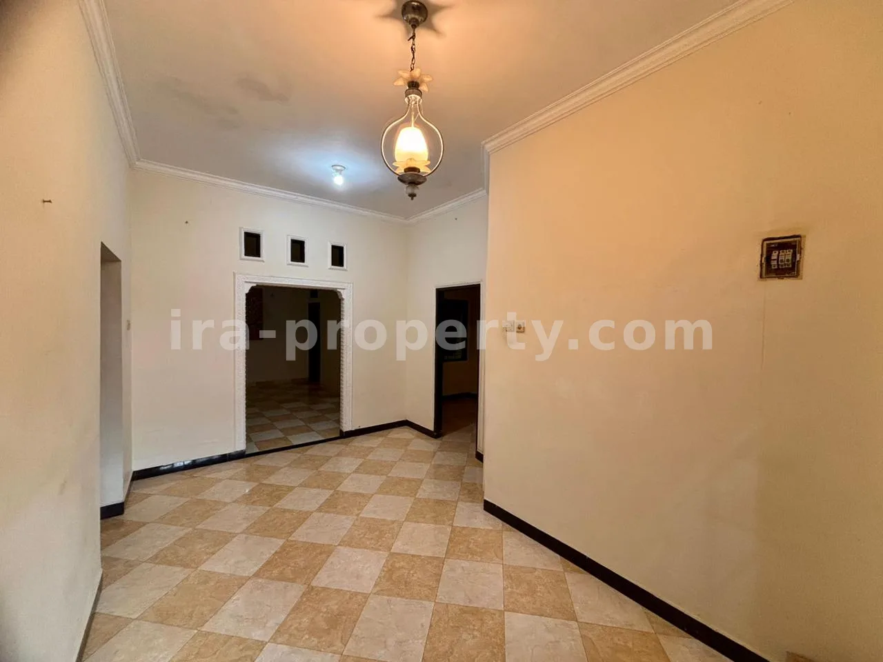 House for Sale in Kekalik, Near Jalan Panjitilar – Mataram