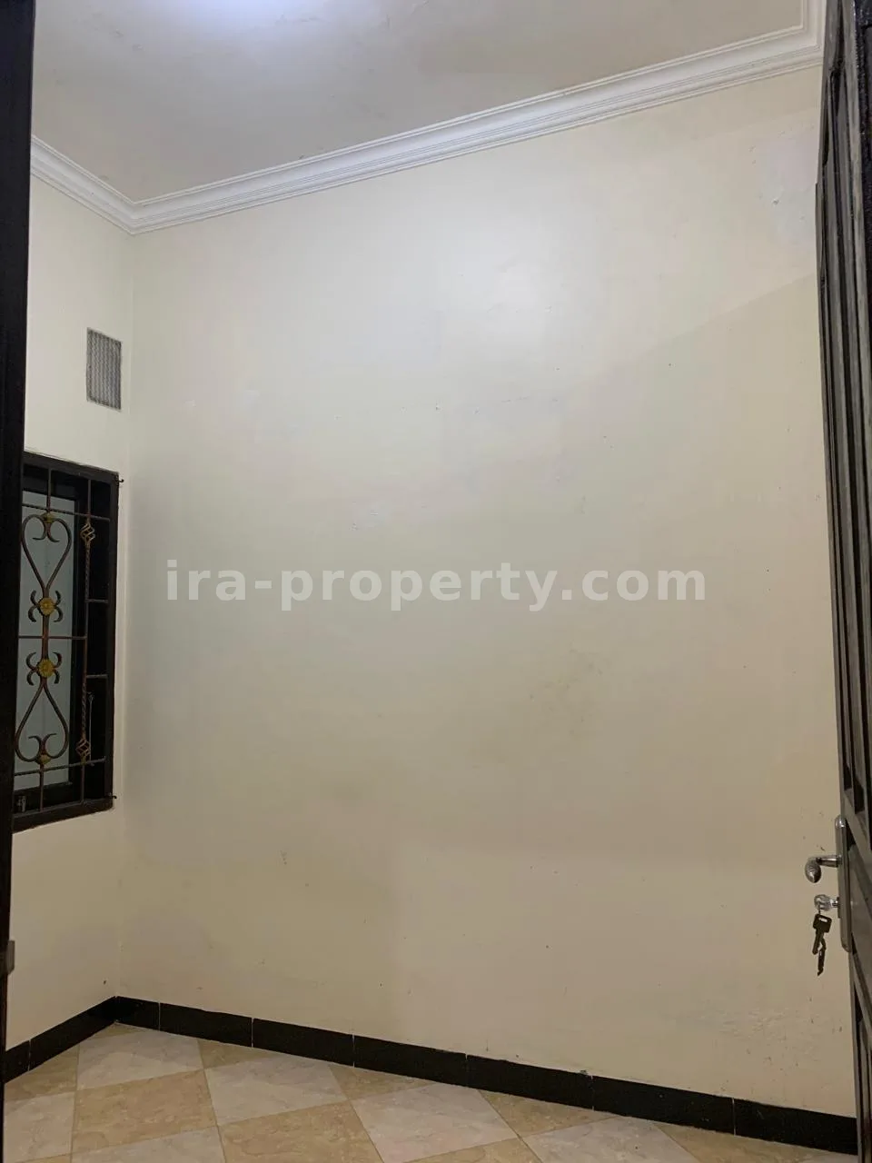 House for Sale in Kekalik, Near Jalan Panjitilar – Mataram