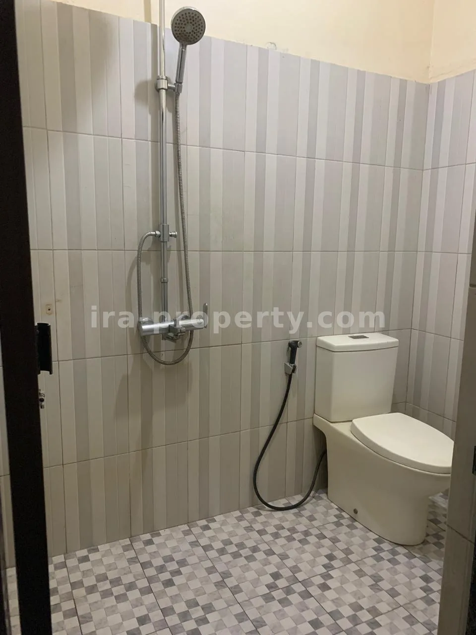 House for Sale in Kekalik, Near Jalan Panjitilar – Mataram