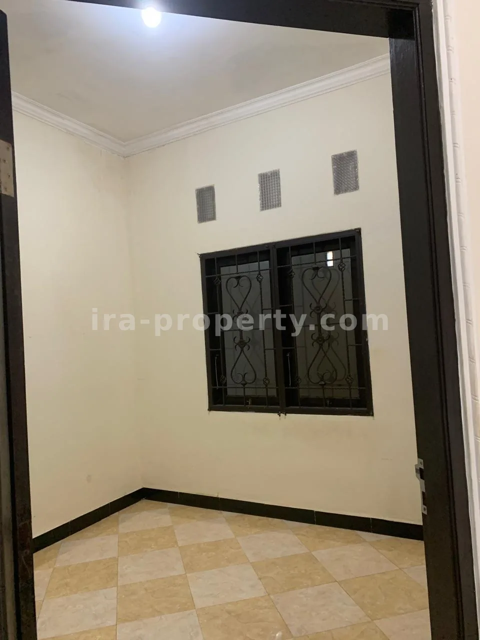 House for Sale in Kekalik, Near Jalan Panjitilar – Mataram