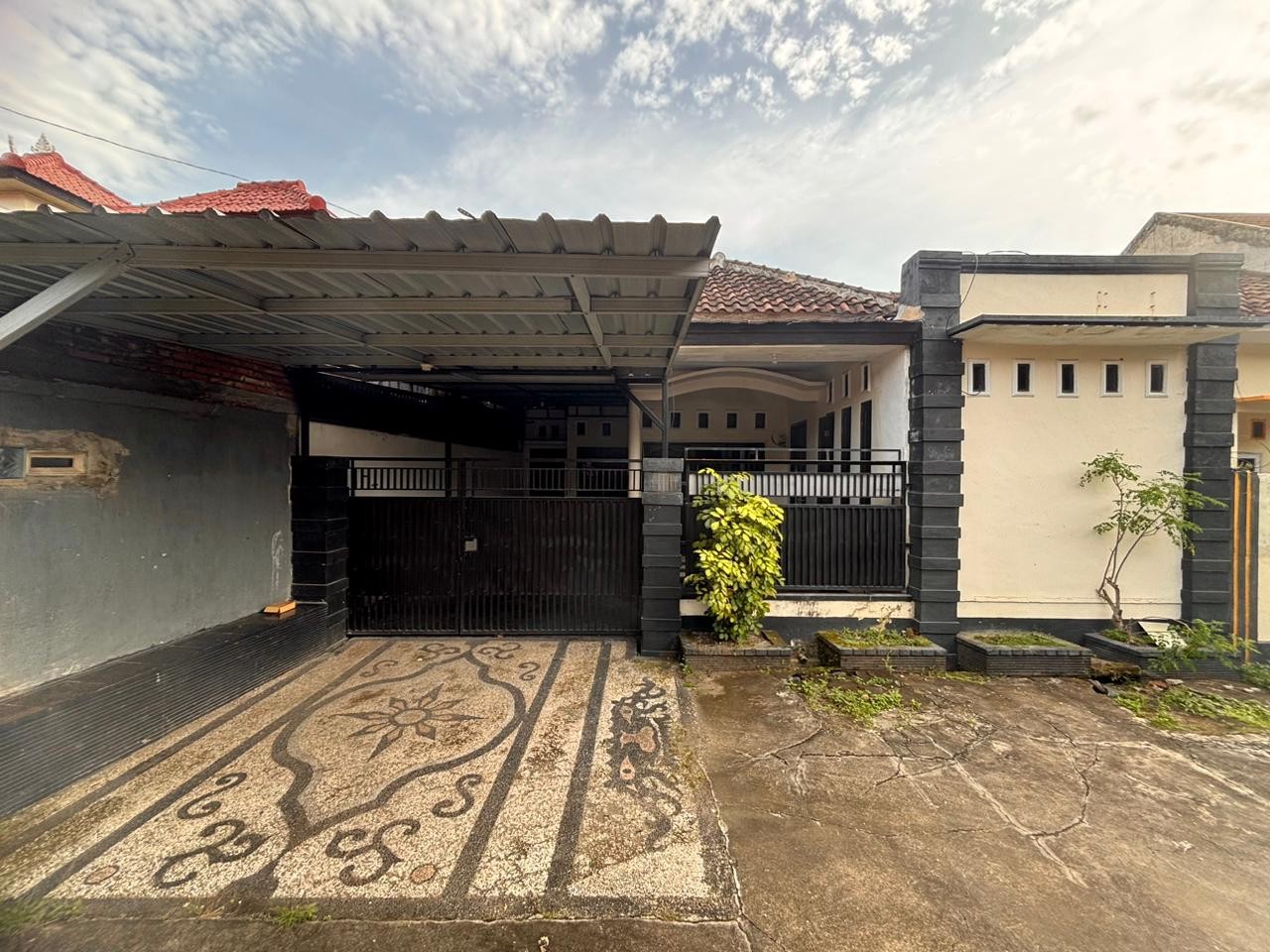 House for Sale in Kekalik, Near Jalan Panjitilar – Mataram