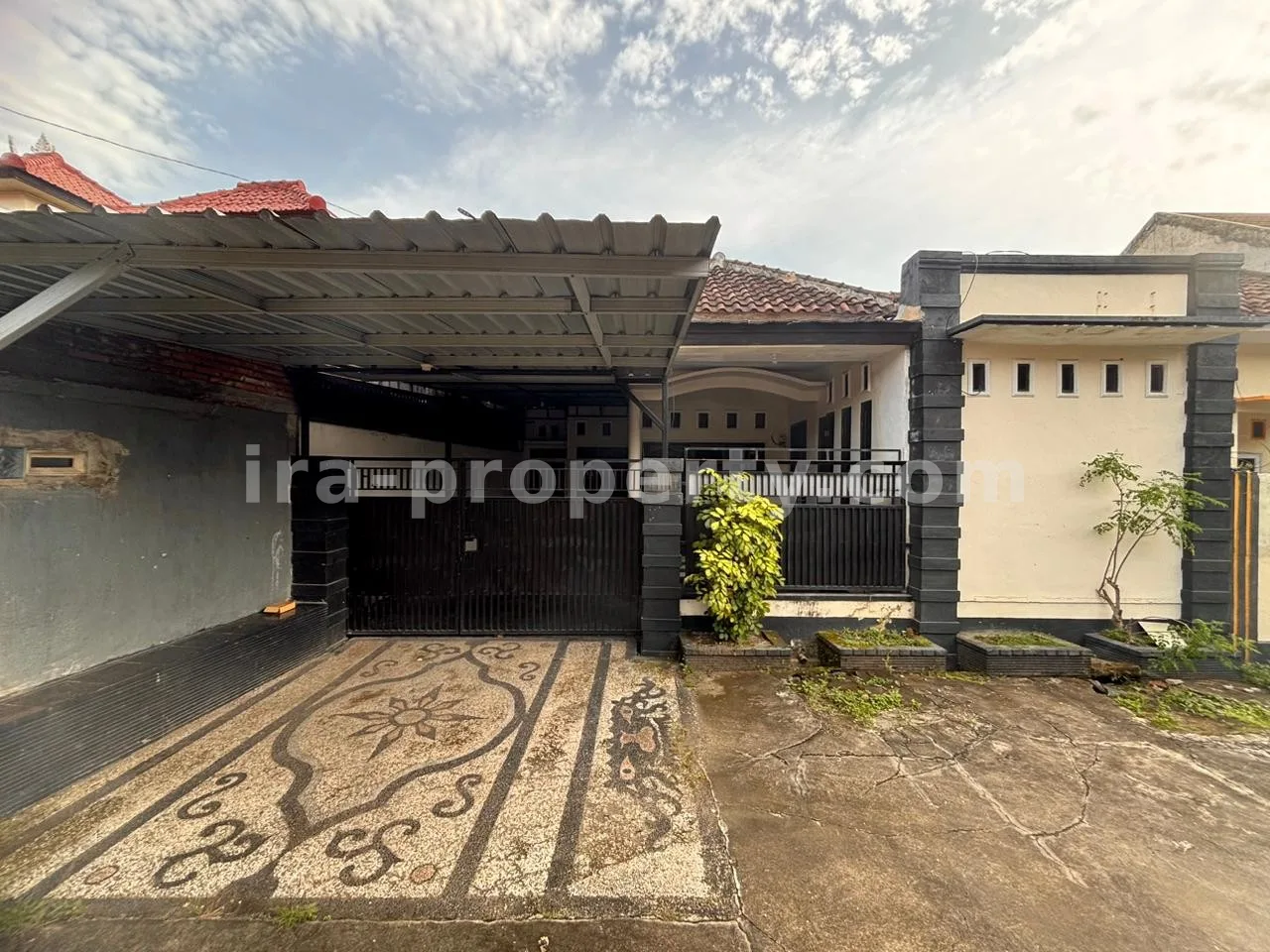 House for Sale in Kekalik, Near Jalan Panjitilar – Mataram