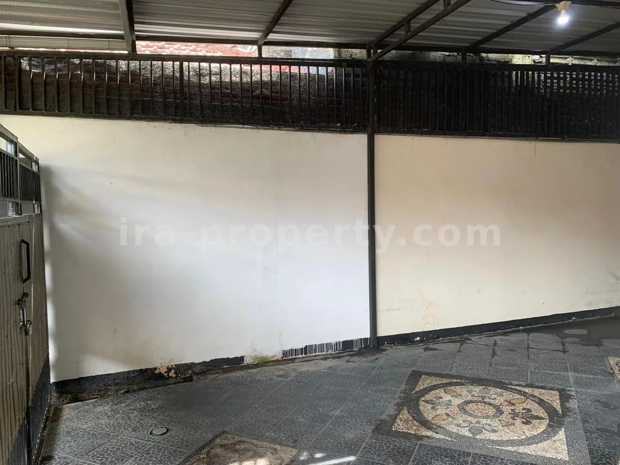 House for Sale in Kekalik, Near Jalan Panjitilar – Mataram