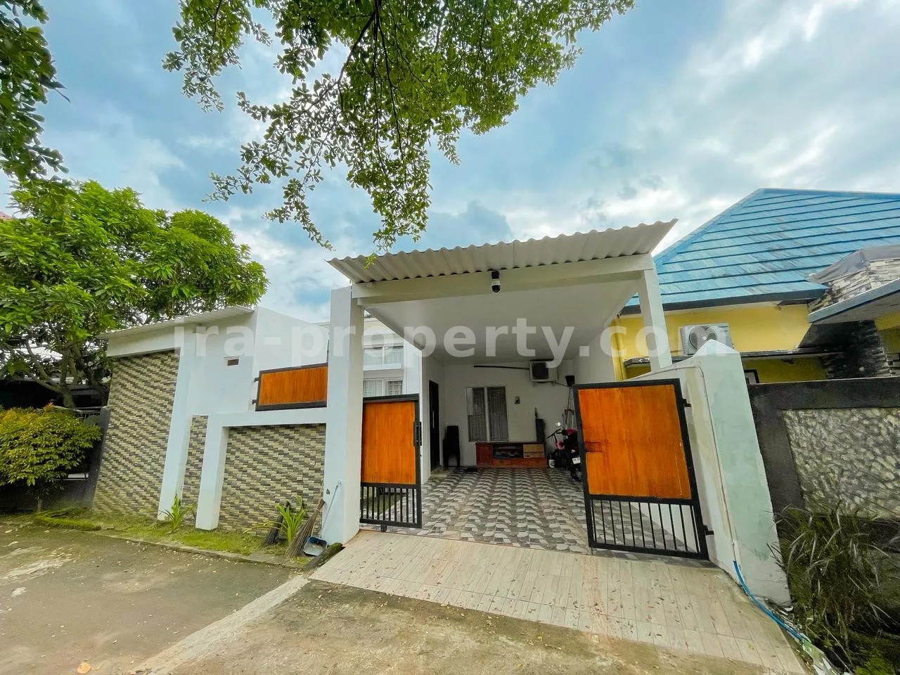 New House for Sale in Sayang-Sayang Residential Complex – Mataram