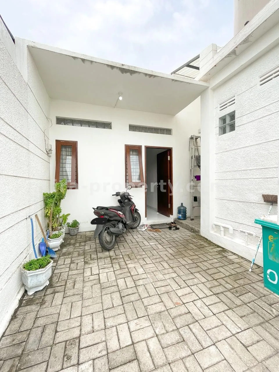 Modern Minimalist House for Sale – Griya Pesona Alam, Sayang-Sayang