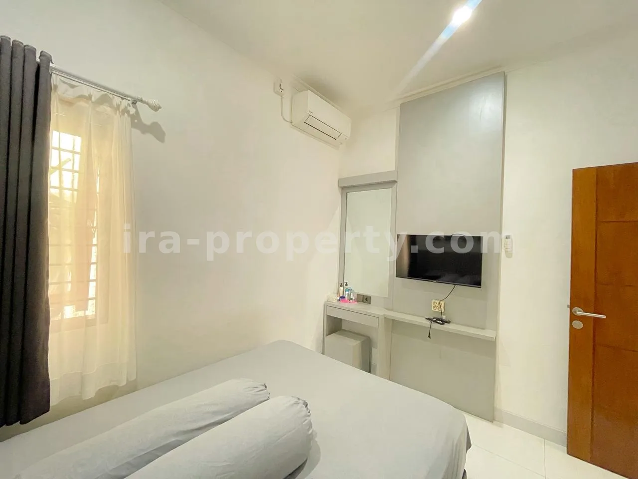 Modern Minimalist House for Sale – Griya Pesona Alam, Sayang-Sayang