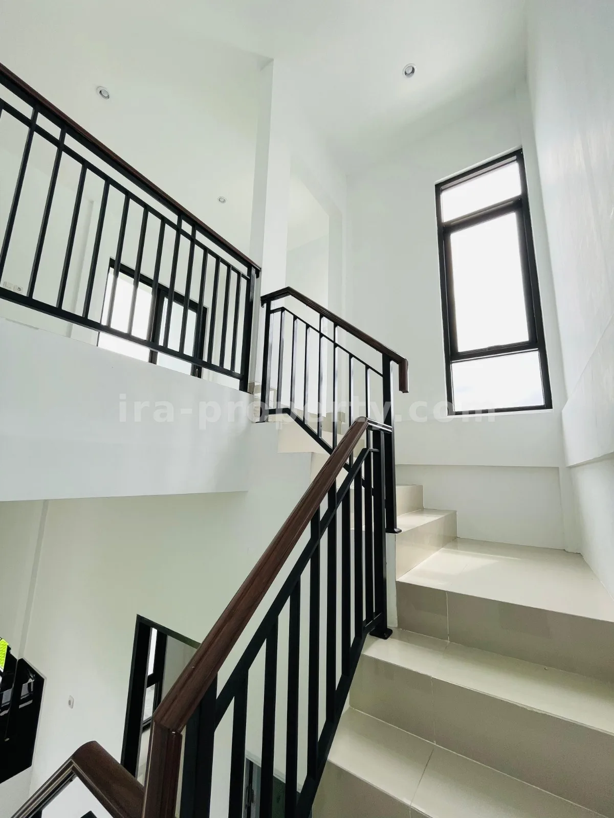 Modern Minimalist House – Roadside, Rice Field View, Mataram