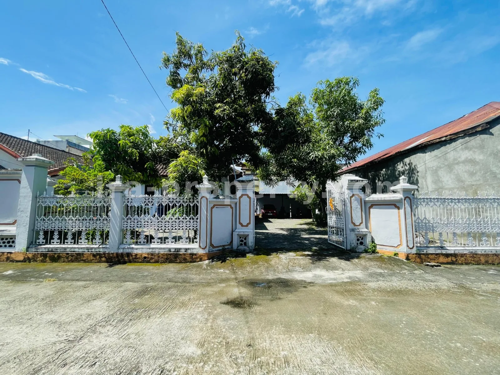 House with Spacious Yard in Pepabri Complex Pagesangan, Mataram
