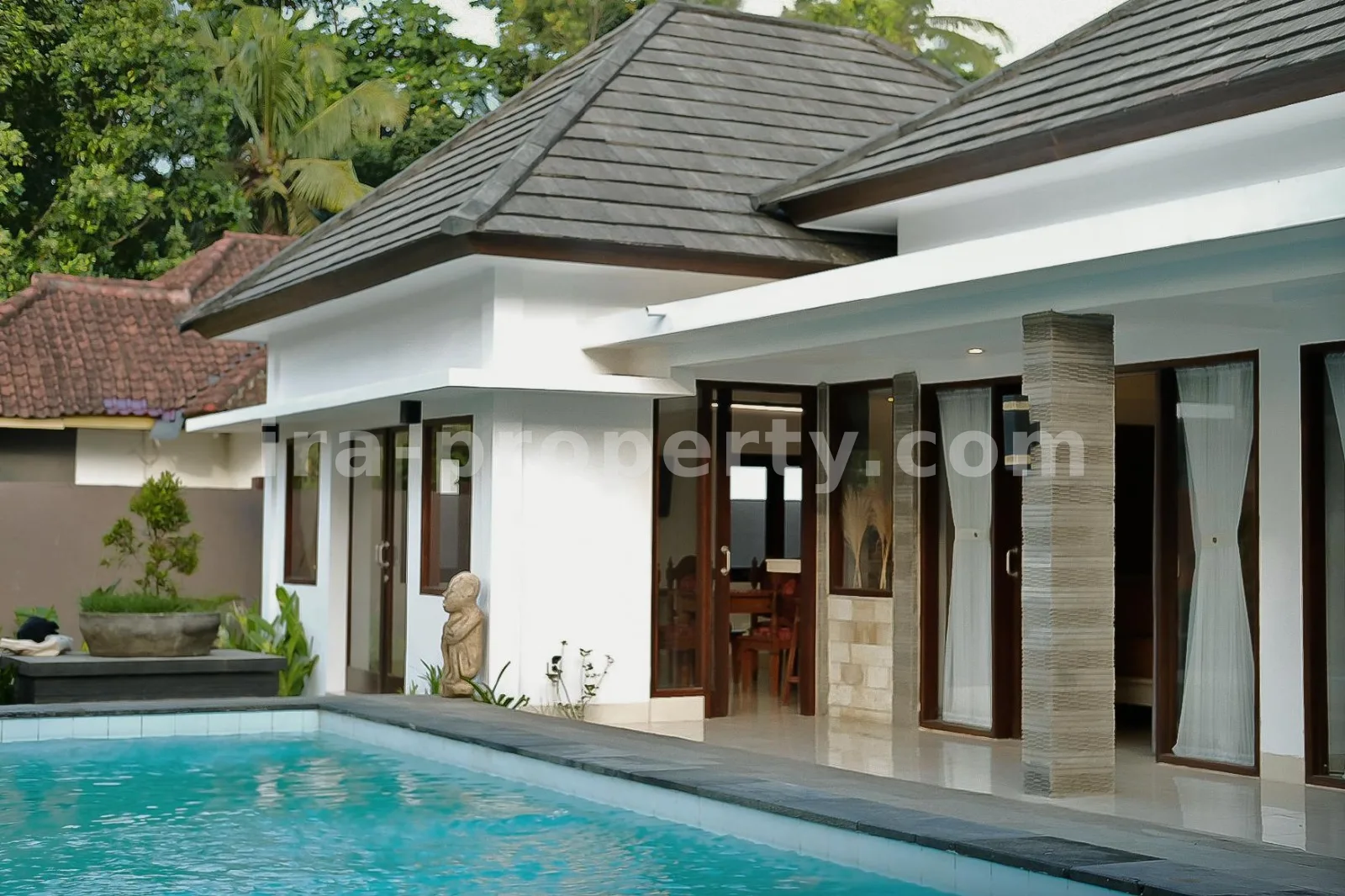 Modern Minimalist Villa with Private Pool – Batu Layar near Senggigi