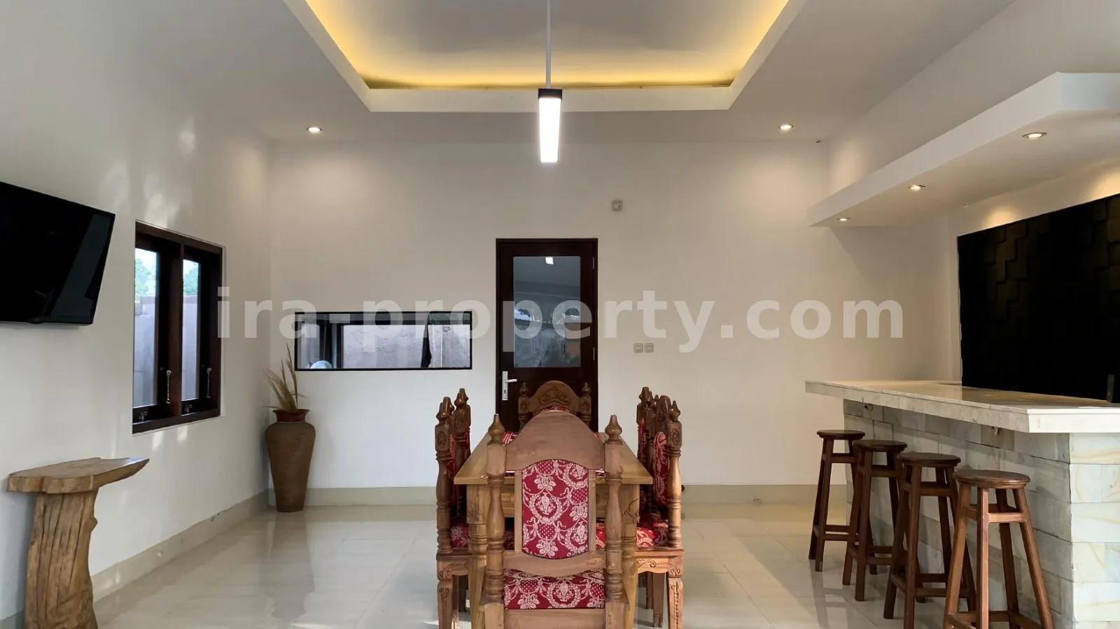 Modern Minimalist Villa with Private Pool – Batu Layar near Senggigi