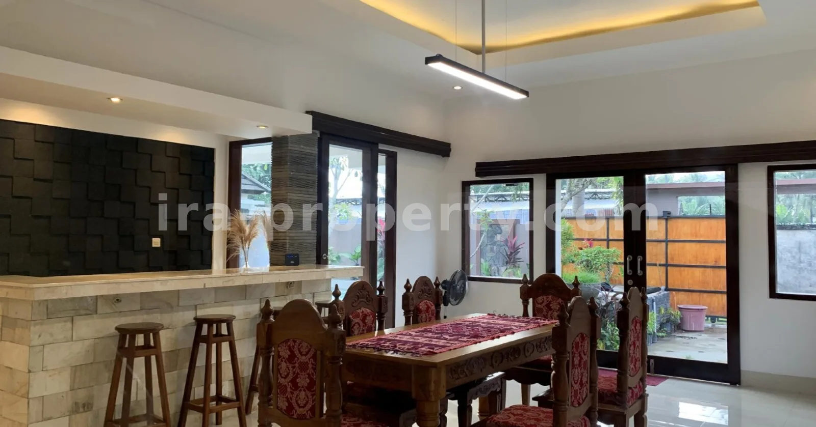 Modern Minimalist Villa with Private Pool – Batu Layar near Senggigi