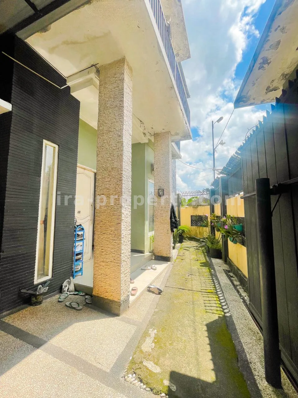 Massive Corner House for Sale in Pejarakan, Mataram