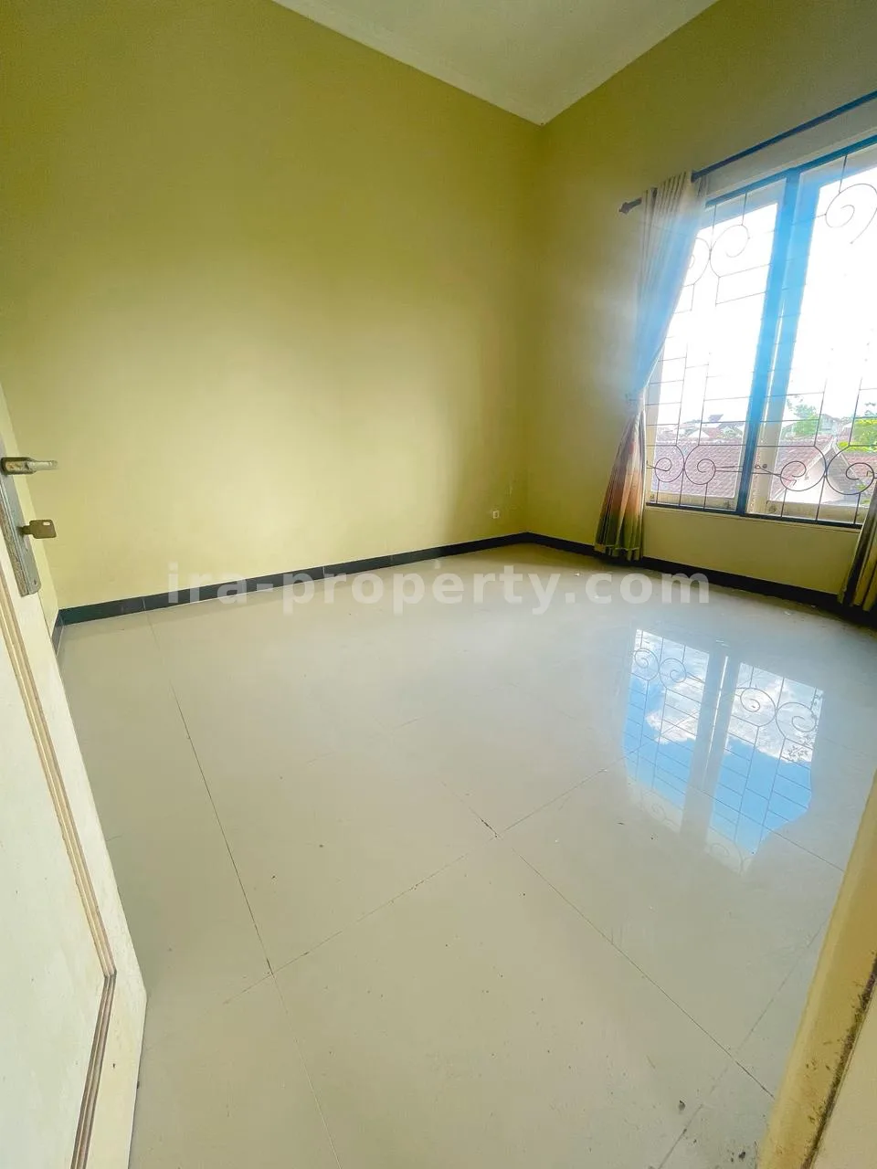 Massive Corner House for Sale in Pejarakan, Mataram