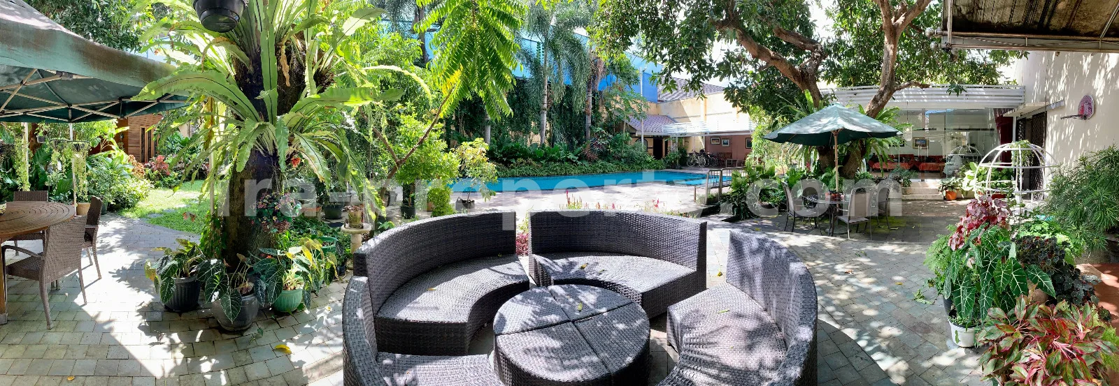 Ultra-Luxury 7BR Mansion with Private Pool – Jalan Adisucipto, Central Mataram