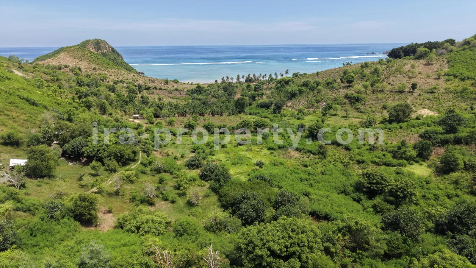 Exclusive Beachfront Land in Gerupuk – Prime Resort Plot Near Kuta Mandalika