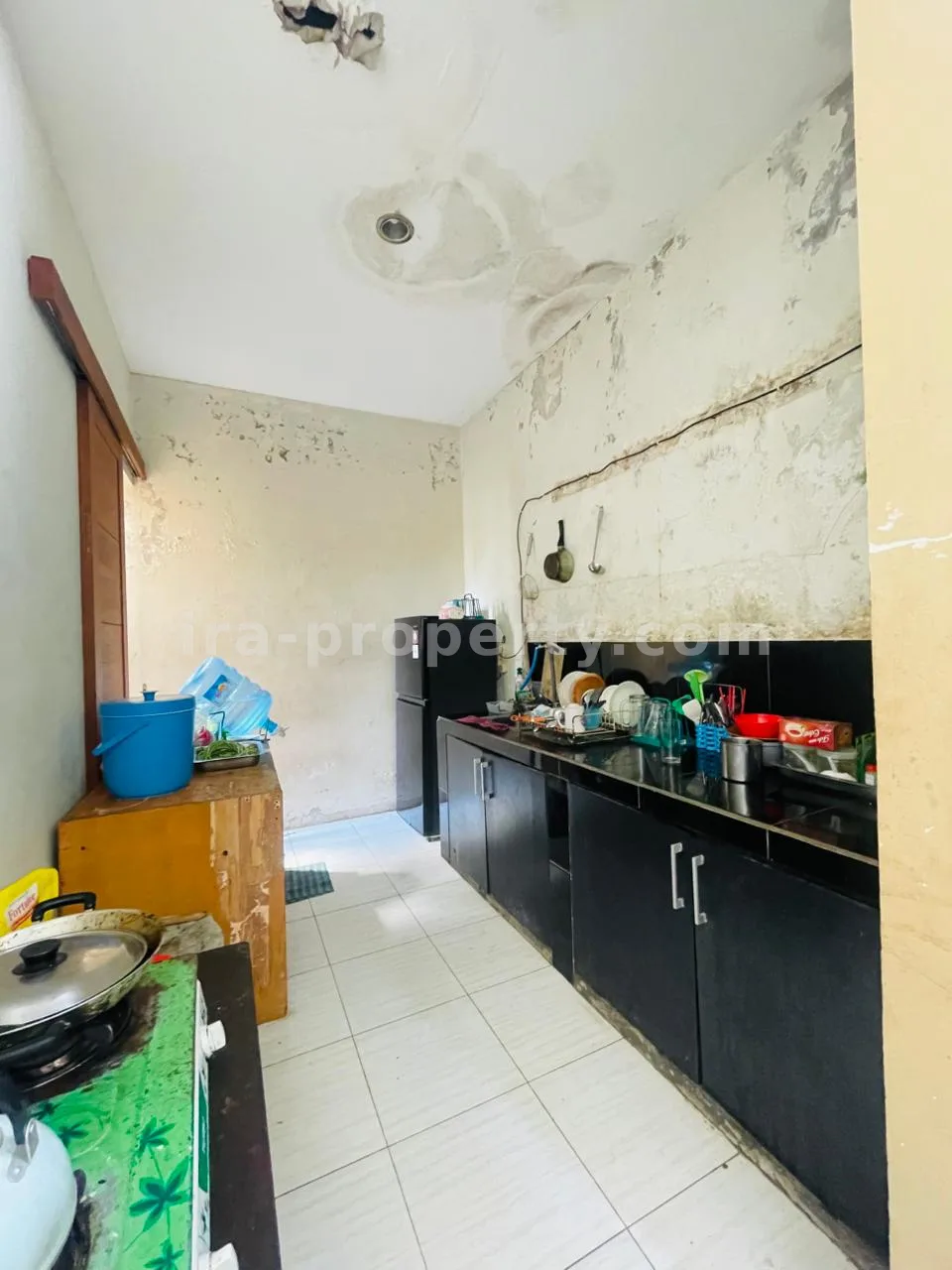 Premium 2-Story Building on Ampenan-Mataram Main Road – Ideal for Office or Residence