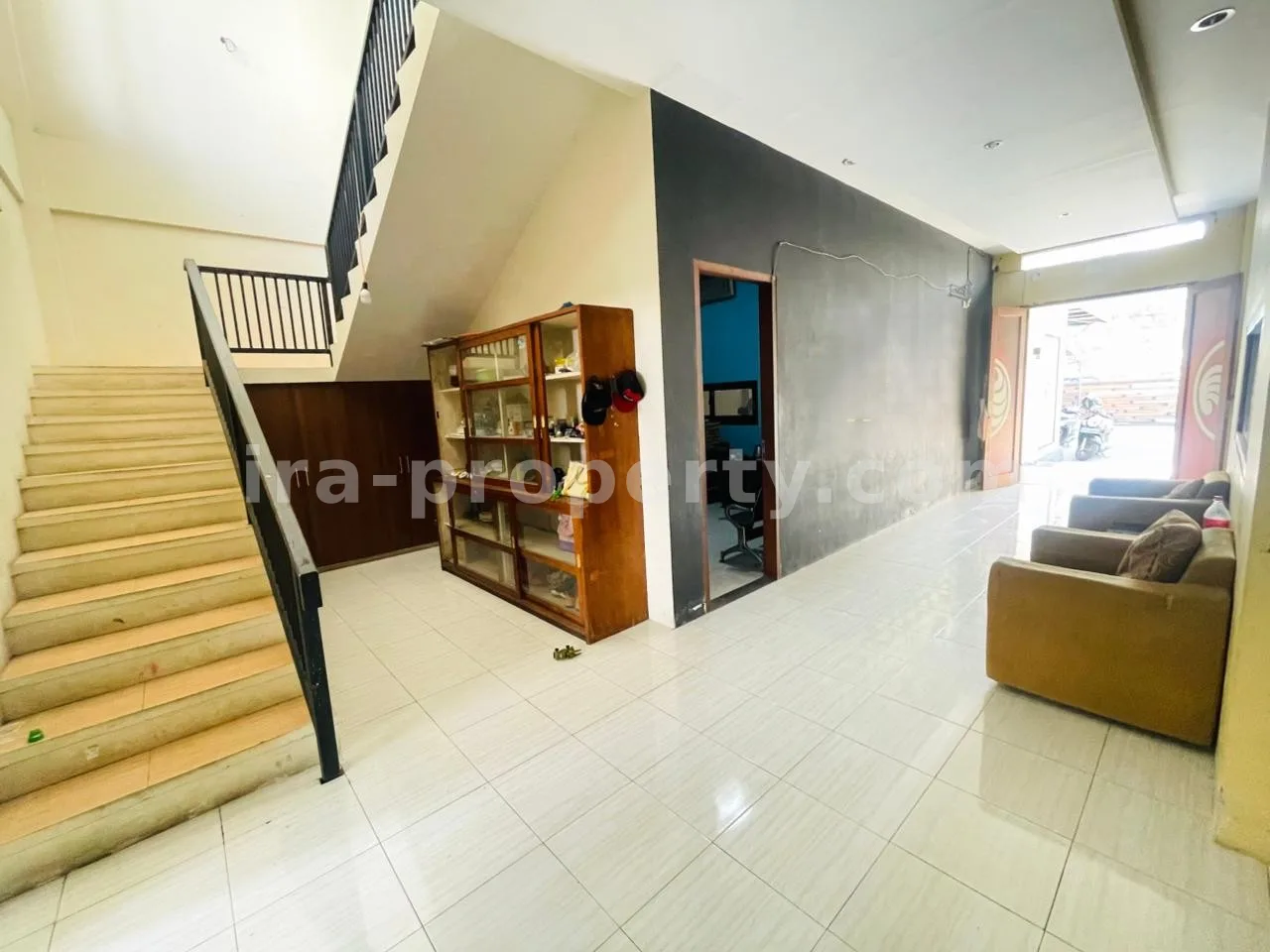 Premium 2-Story Building on Ampenan-Mataram Main Road – Ideal for Office or Residence