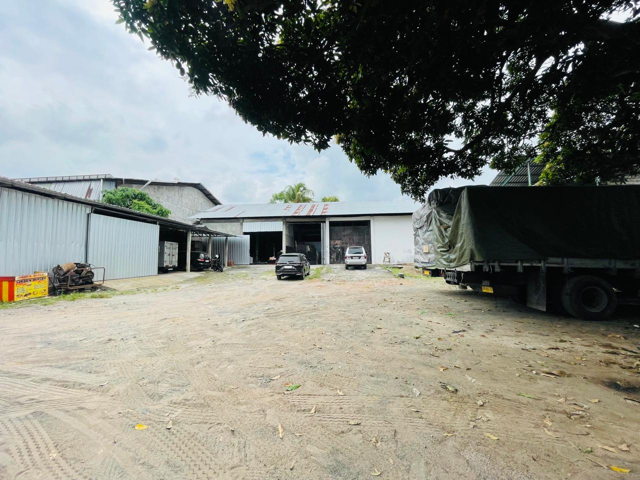 Premium Warehouse Complex for Rent – Strategic Distribution Hub in Central Mataram