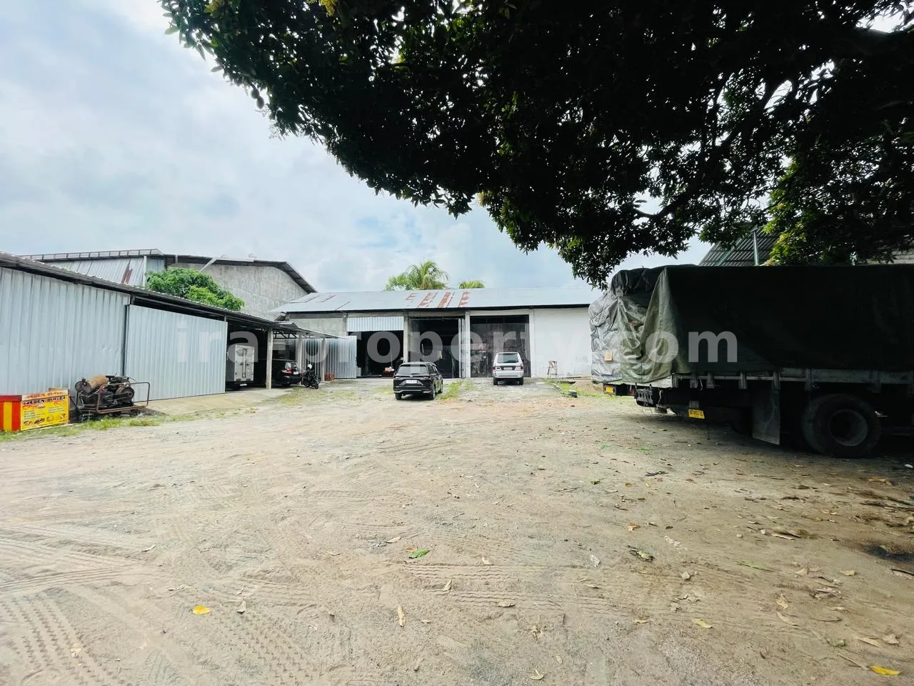 Premium Warehouse Complex for Rent – Strategic Distribution Hub in Central Mataram